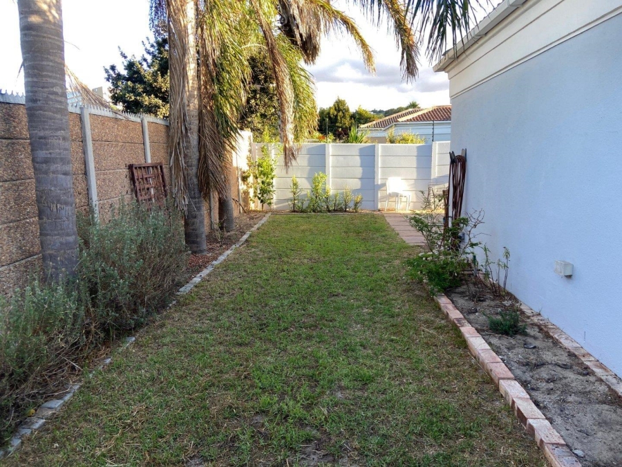 To Let 3 Bedroom Property for Rent in Loevenstein Western Cape